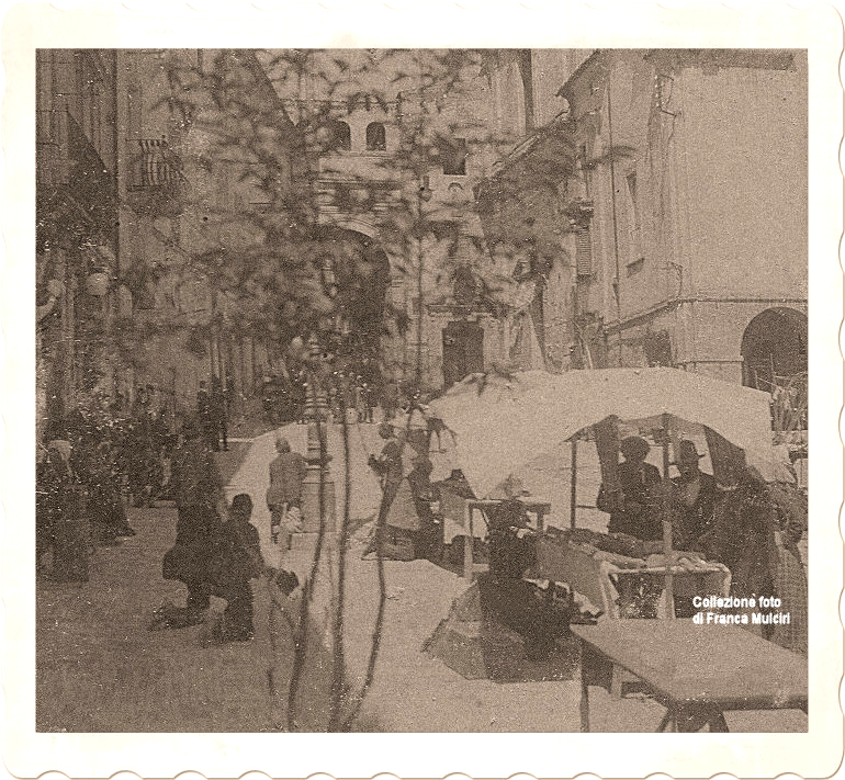 Penne, 7 ottobre 1914 - Probabile attesa dell'uscita della processione della Madonna del Rosario